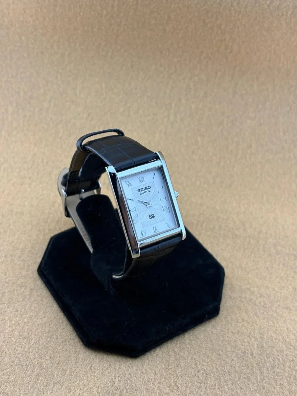 WHITE SILVER VINTAGE Seiko Vintage slim men's Watch